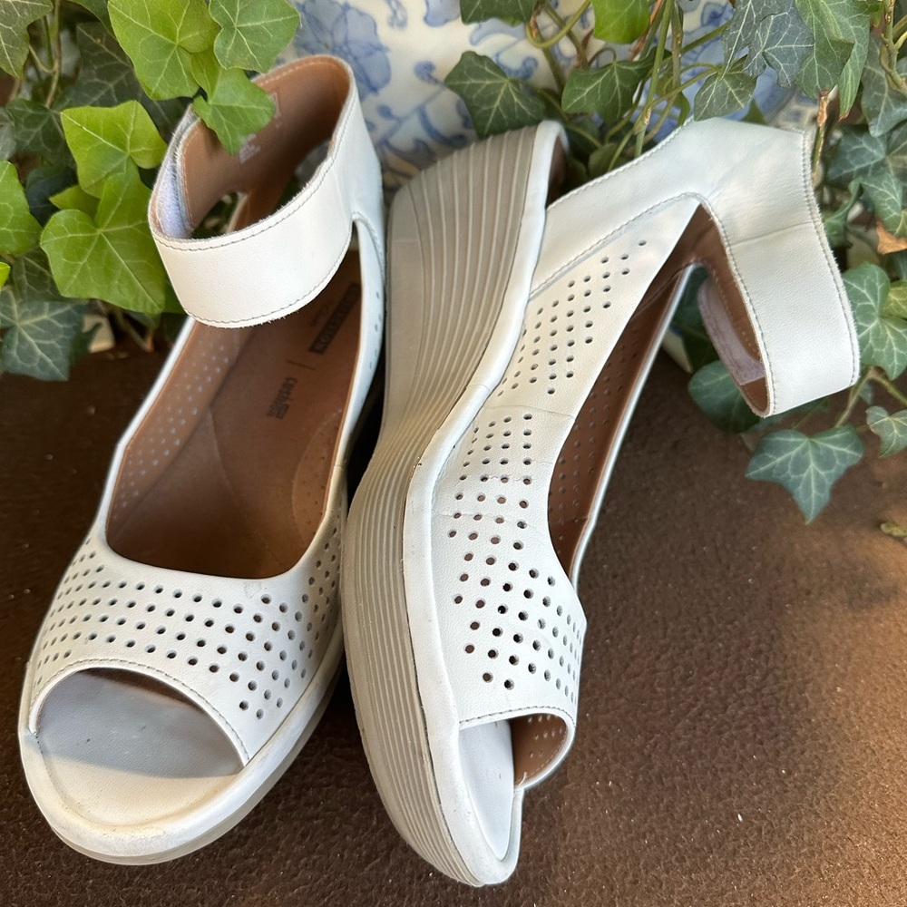 Clarks Collection women’s Reedly Salene wedge sandals - Picture 8 of 10